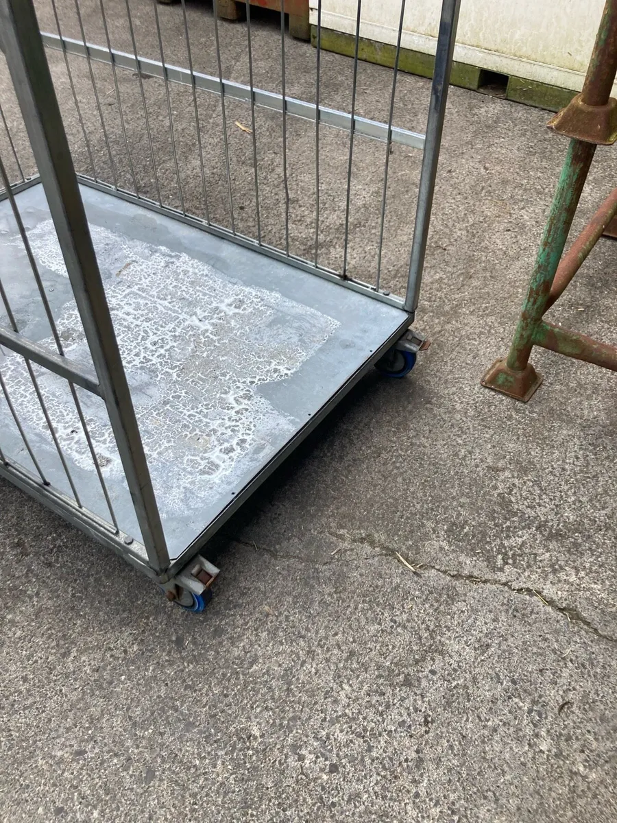 Push around Trolley’s - Image 3