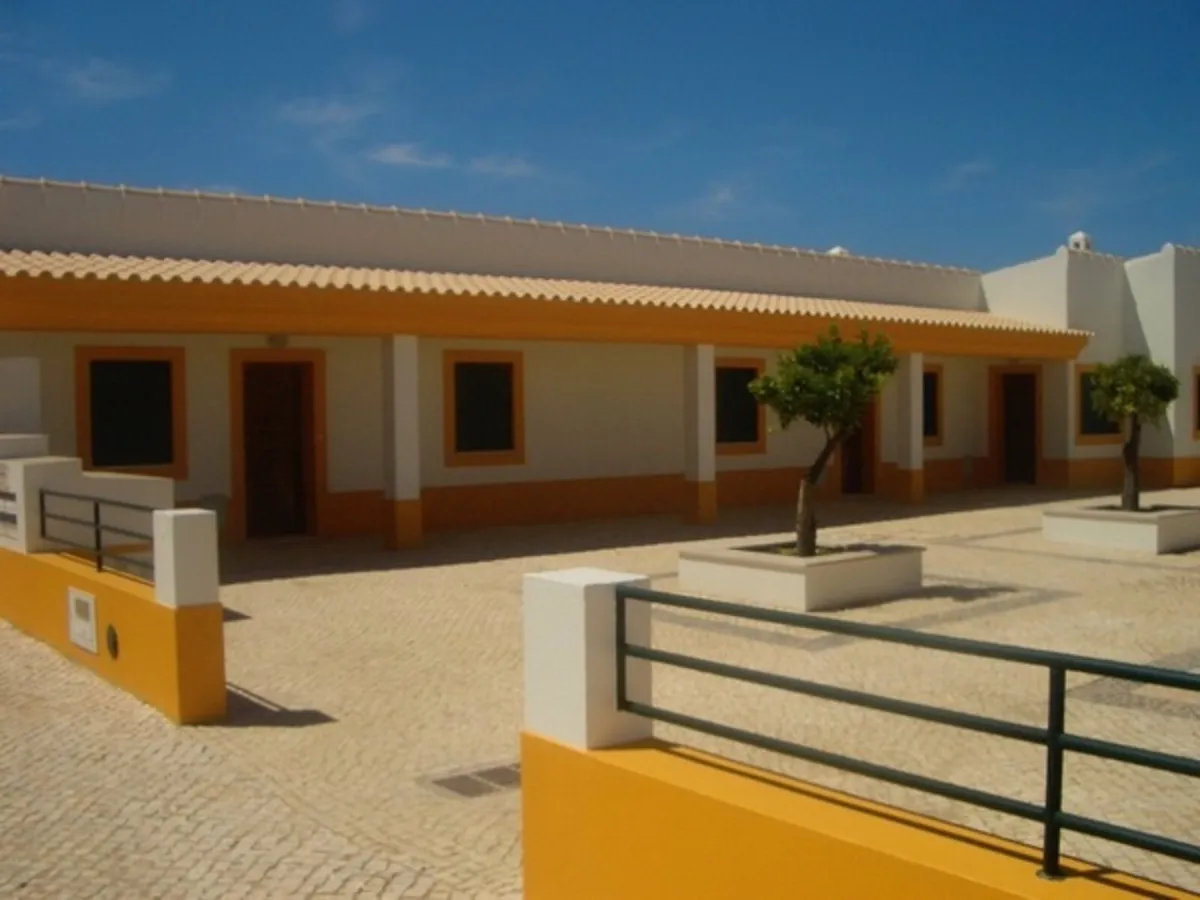 1 Bed Sleeps 4 - Albufeira Portugal - Image 1