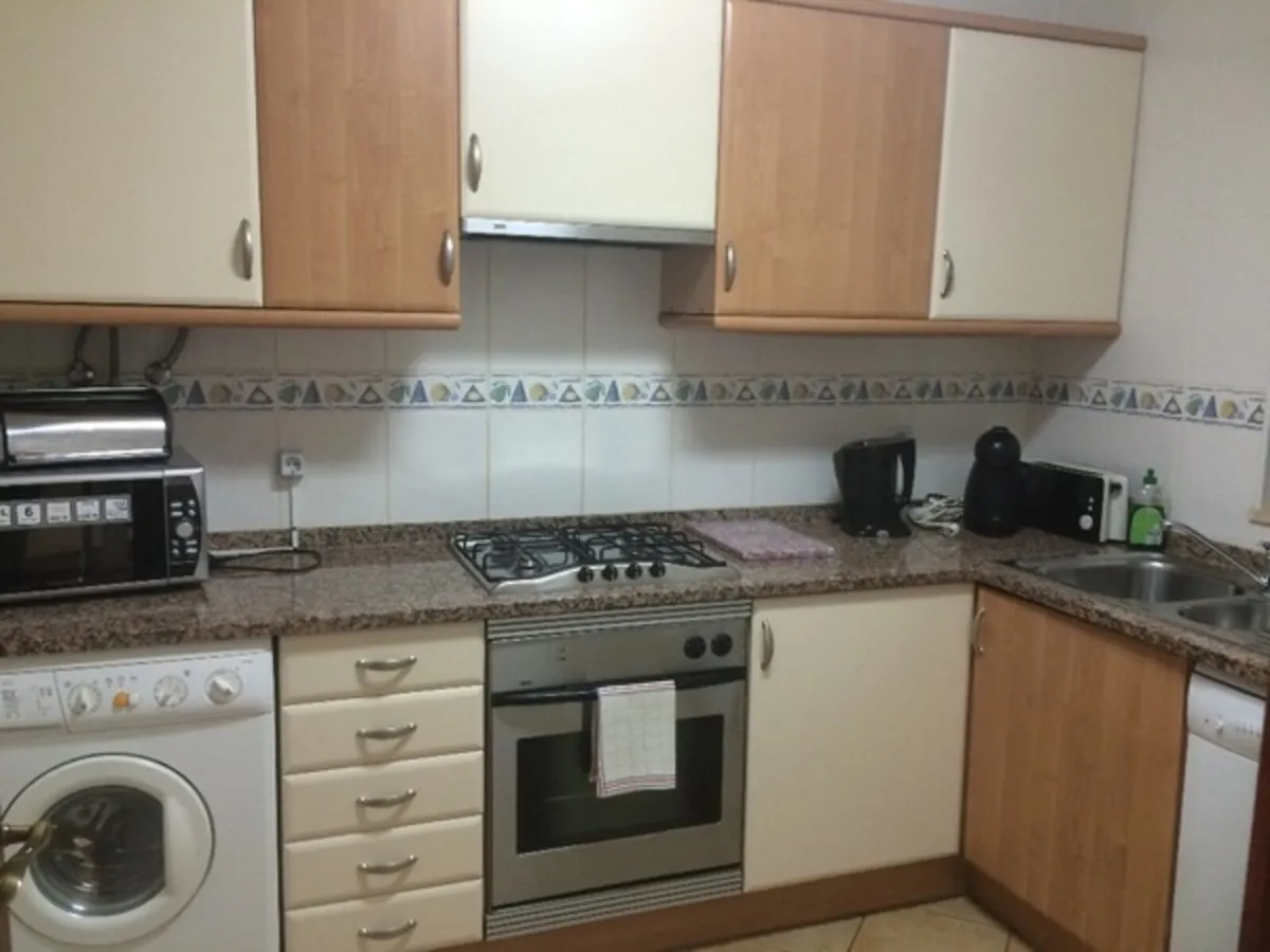 1 Bed Sleeps 4 - Albufeira Portugal - Image 3