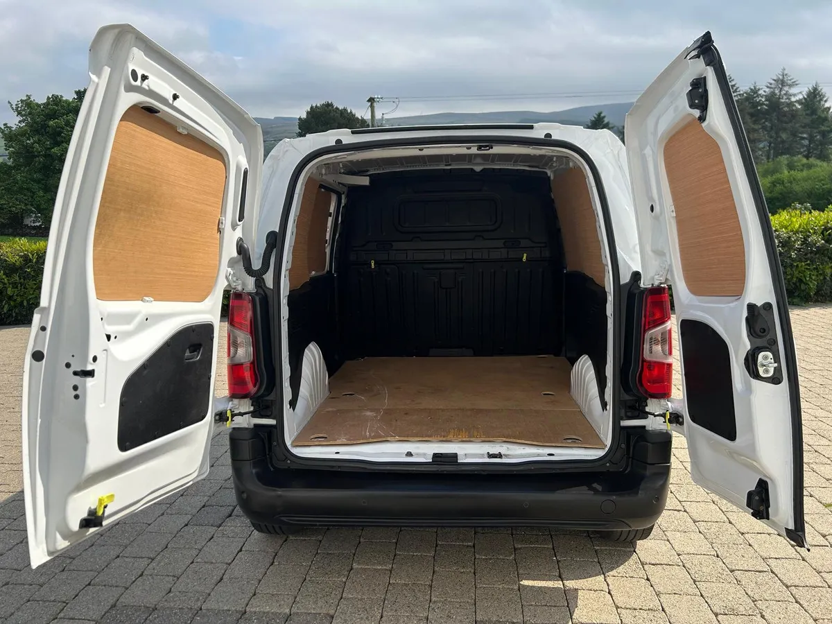 2020 Peugeot Partner Professional Plus 1.5 BlueHDi - Image 3