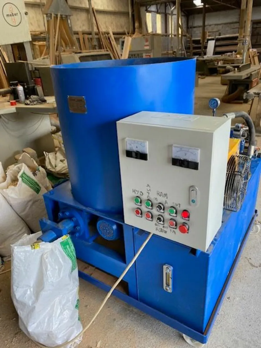 Briquette Press - Image 1