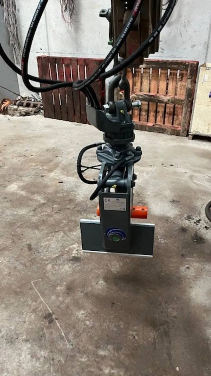 New unused IDROBENNE Kerb lifter - Image 1