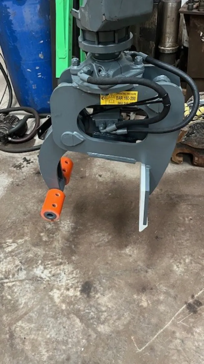 New unused IDROBENNE Kerb lifter - Image 4