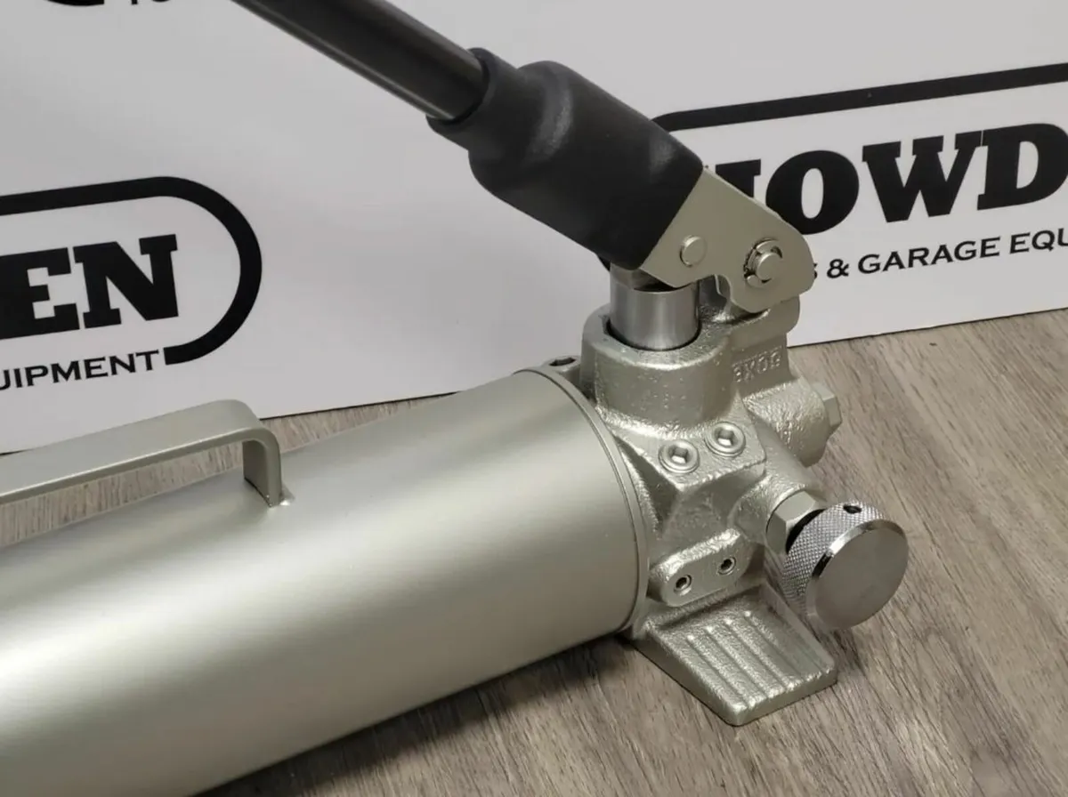 HTM Hydraulic Hand Pump "Single Acting" 1.5LT - Image 2