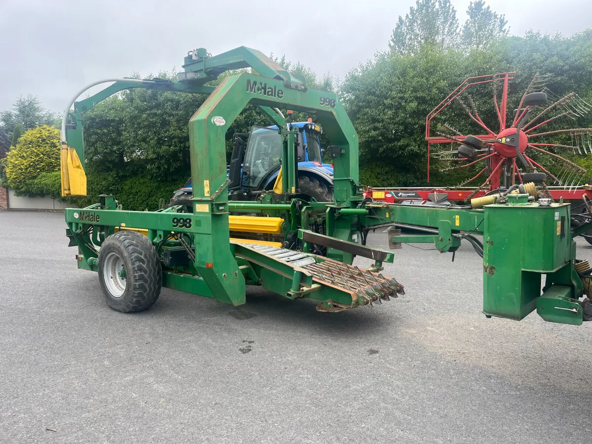 McHale 998 Square Bale Wrapper - Image 4