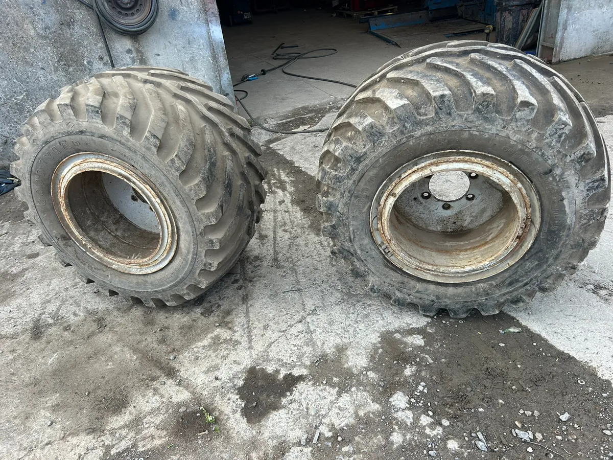 Baler wheels - Image 1