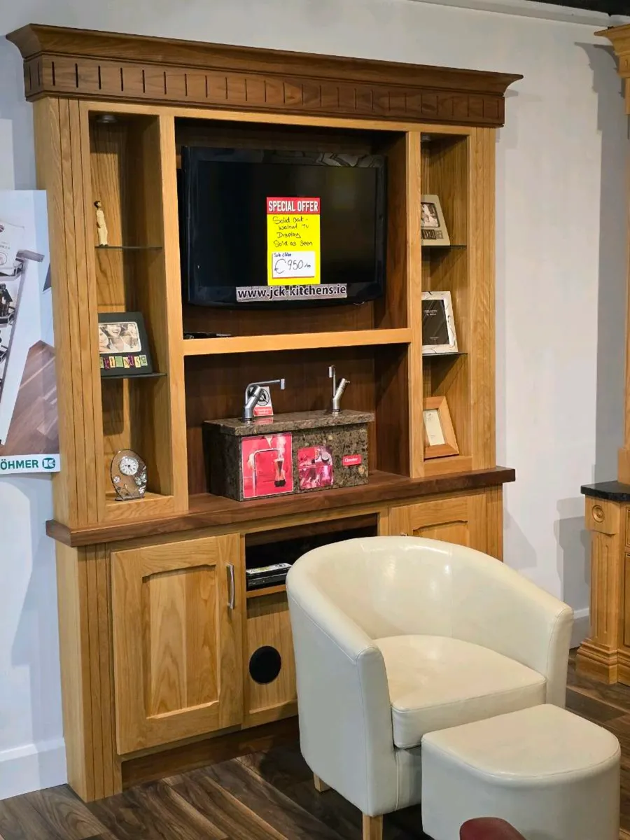 Tv display - Image 1