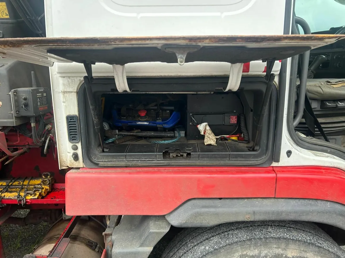 2004 Volvo Flat Lorry 26T C/W Fassi F450A XP .24 C - Image 2