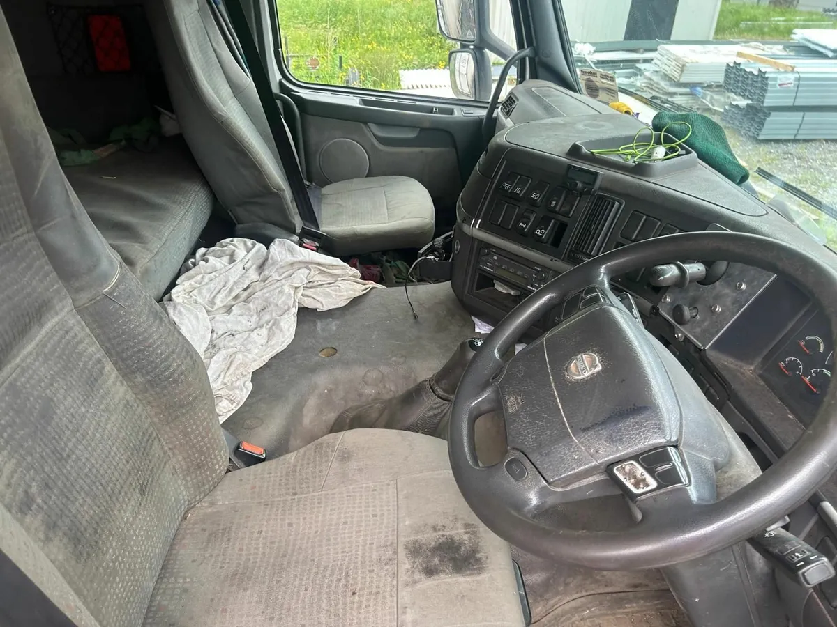 2004 Volvo Flat Lorry 26T C/W Fassi F450A XP .24 C - Image 4