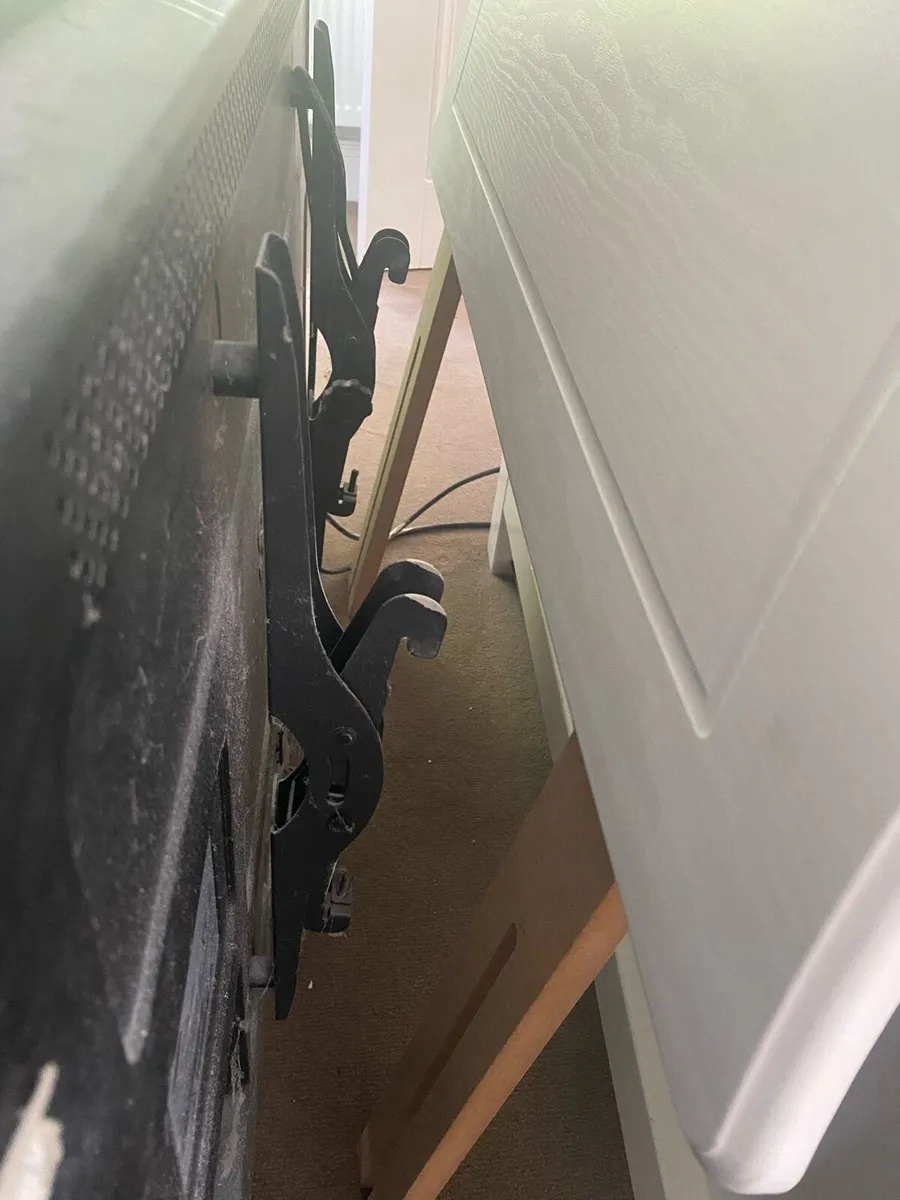 Samsung HD 46” LCD TV - Image 3