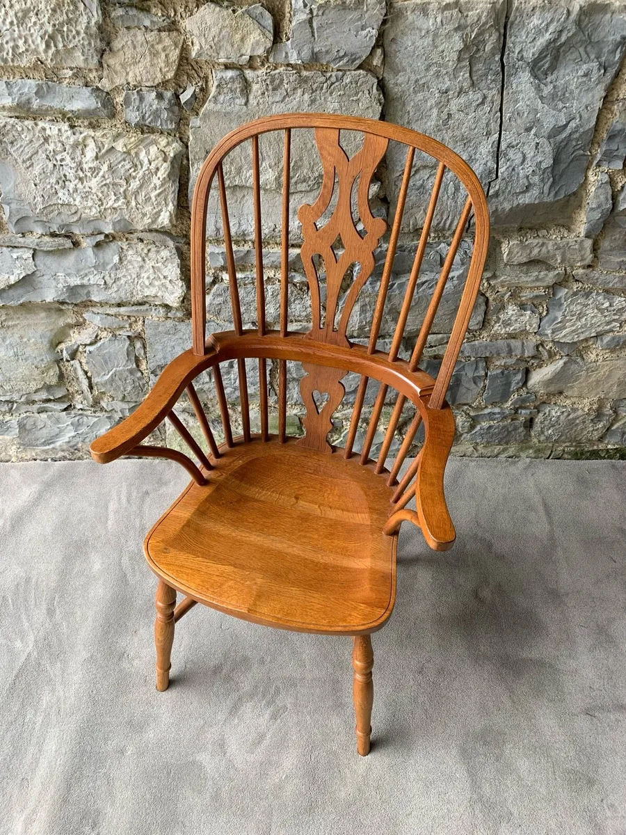 A large oak Windsor armchair. - Image 2