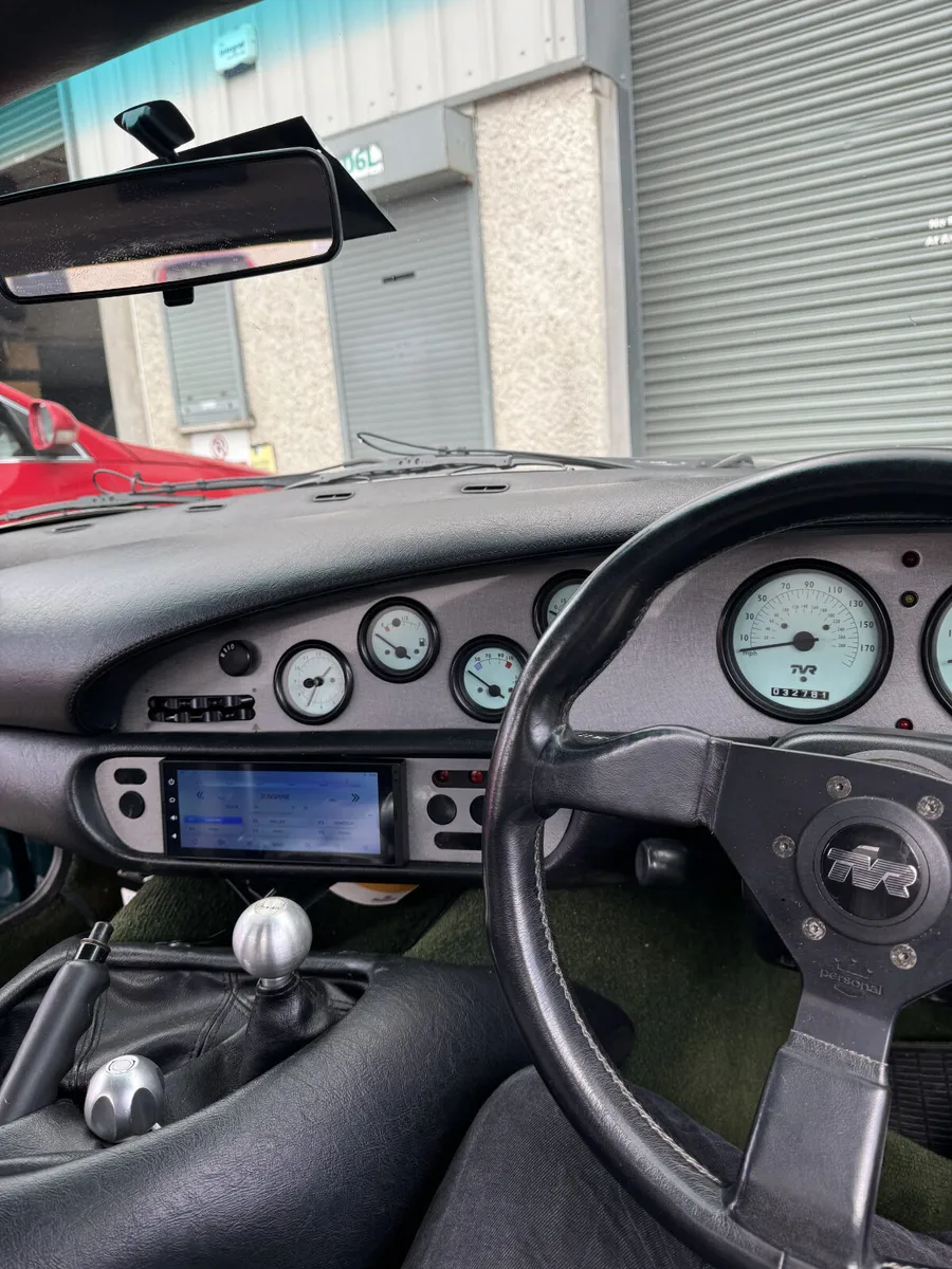 TVR Classic Android Apple CarPlay radio - Image 4