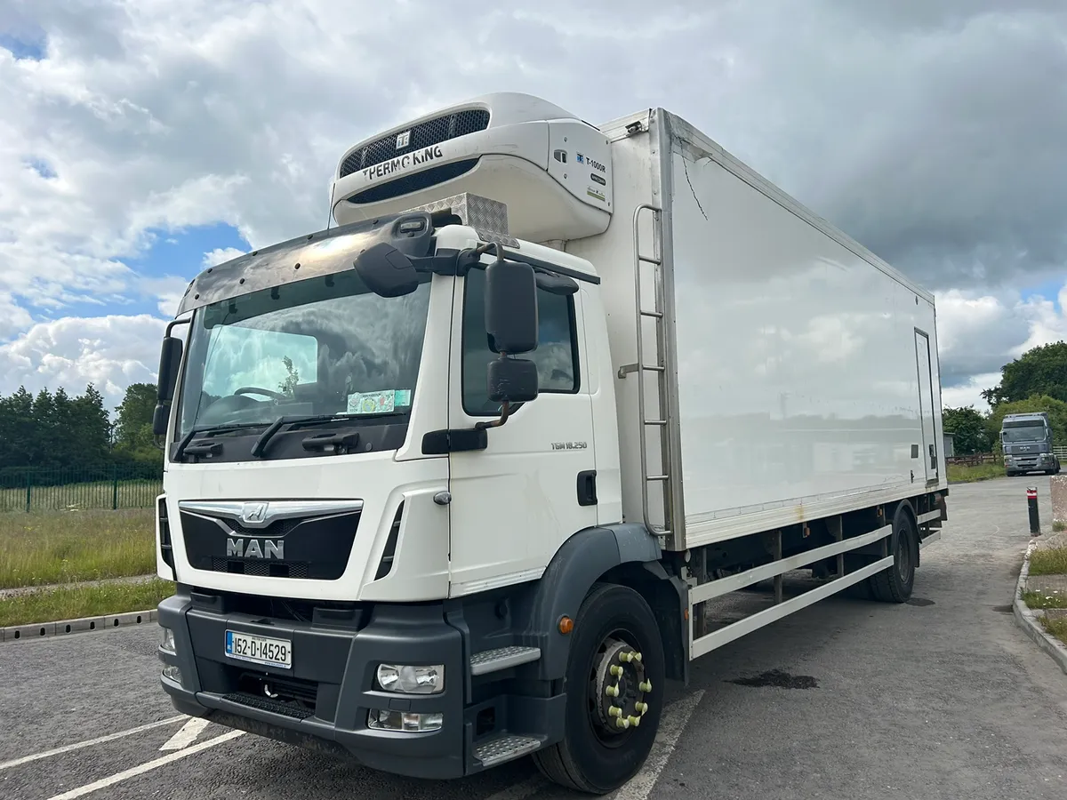 152 Man Fridge - Image 3