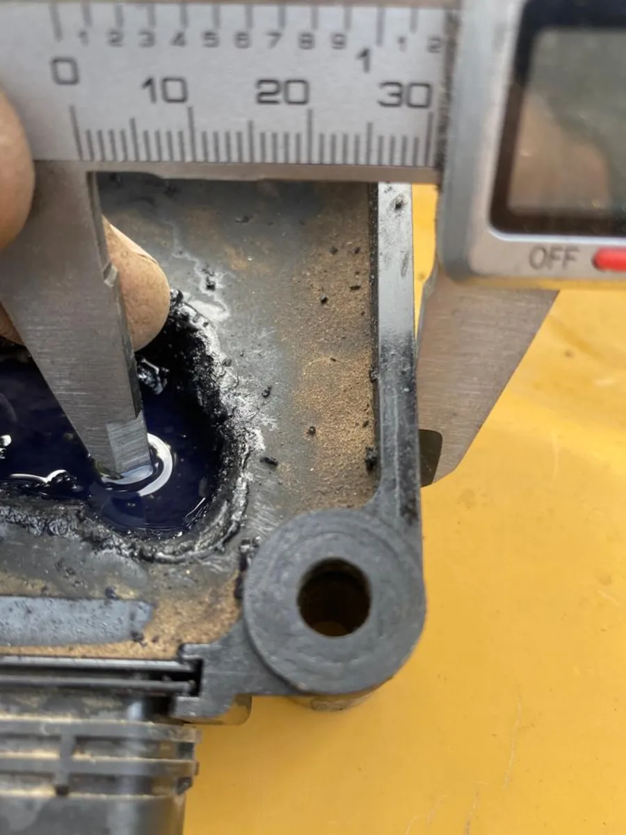 Komatsu Track machine monitor - Image 3