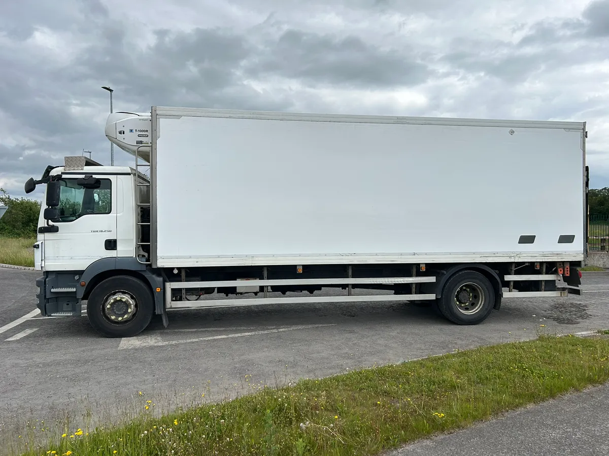 2016 Man Fridge - Image 4