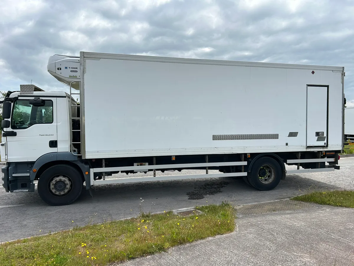 151 Man Fridge - Image 4