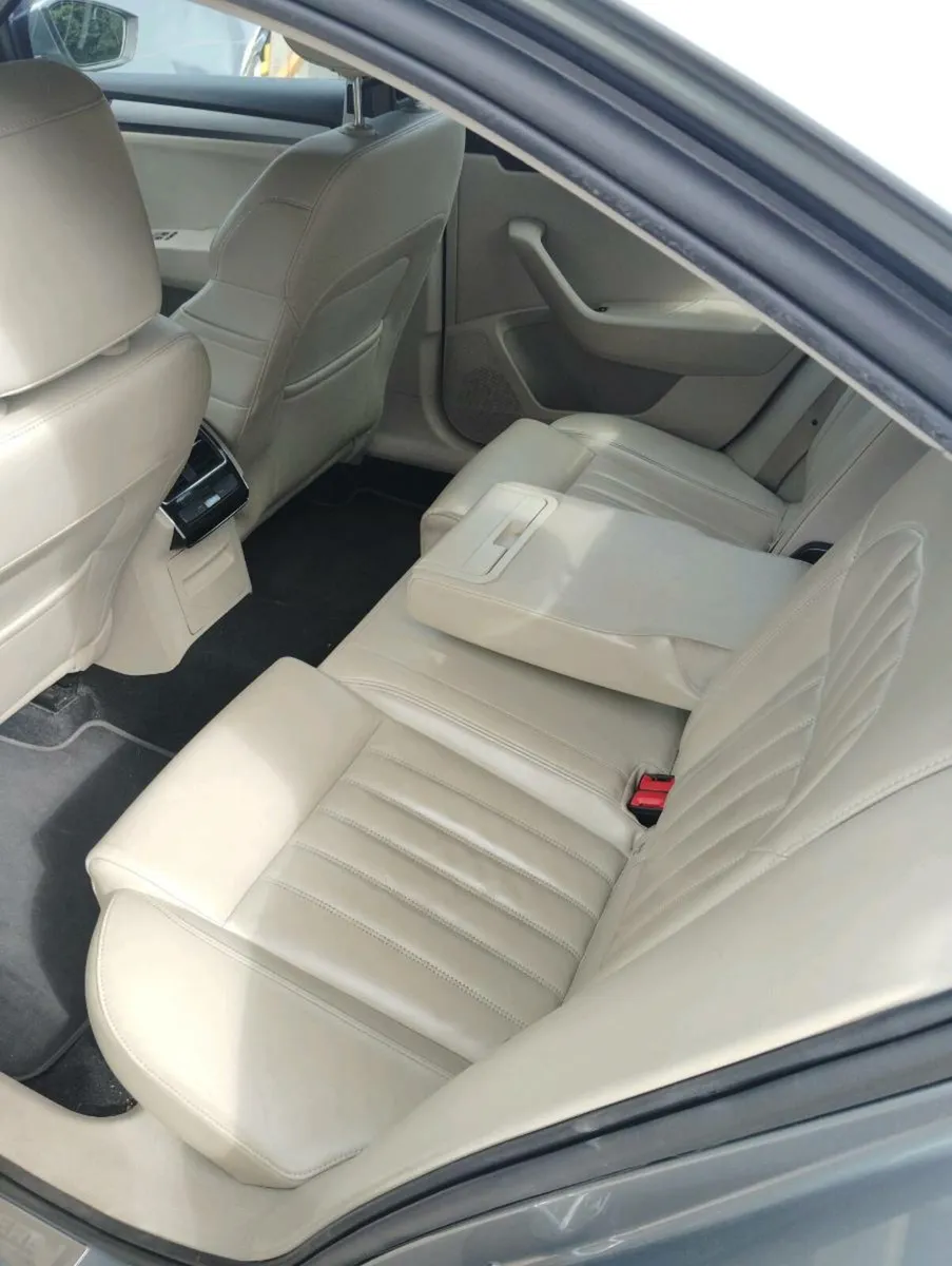 Breaking Skoda superb 2017 2.0tdi dfg automatic - Image 3