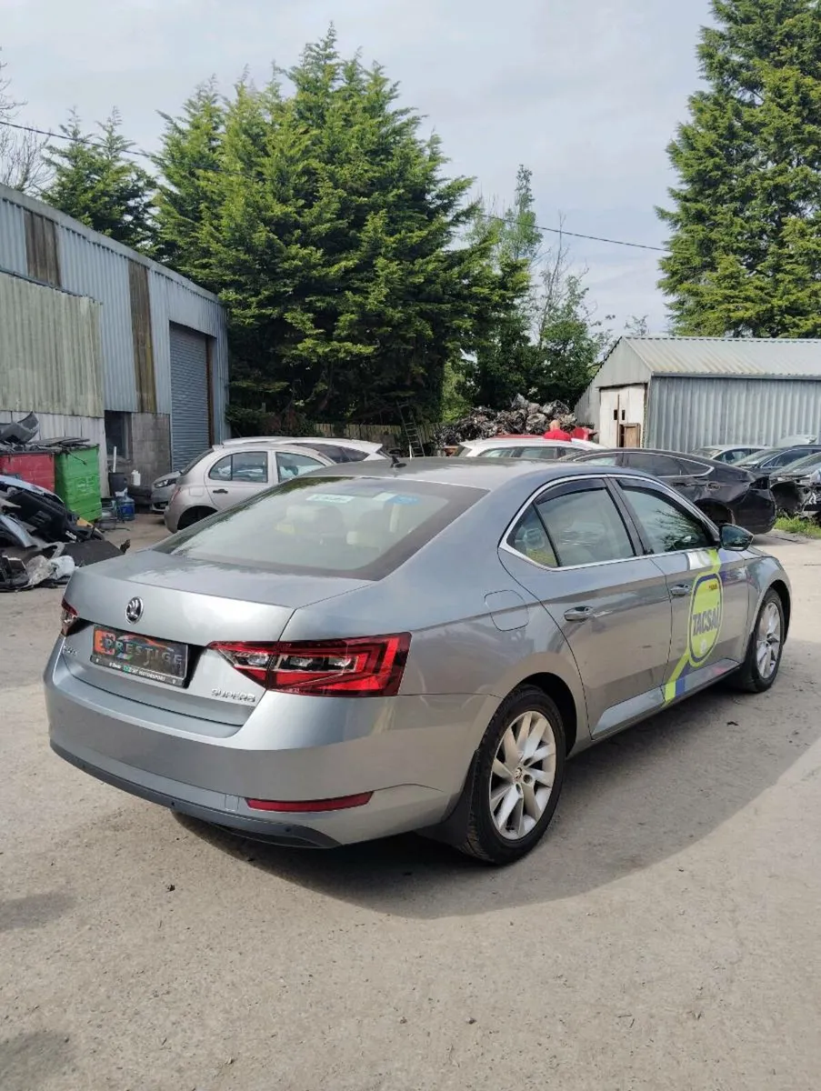 Breaking Skoda superb 2017 2.0tdi dfg automatic - Image 4