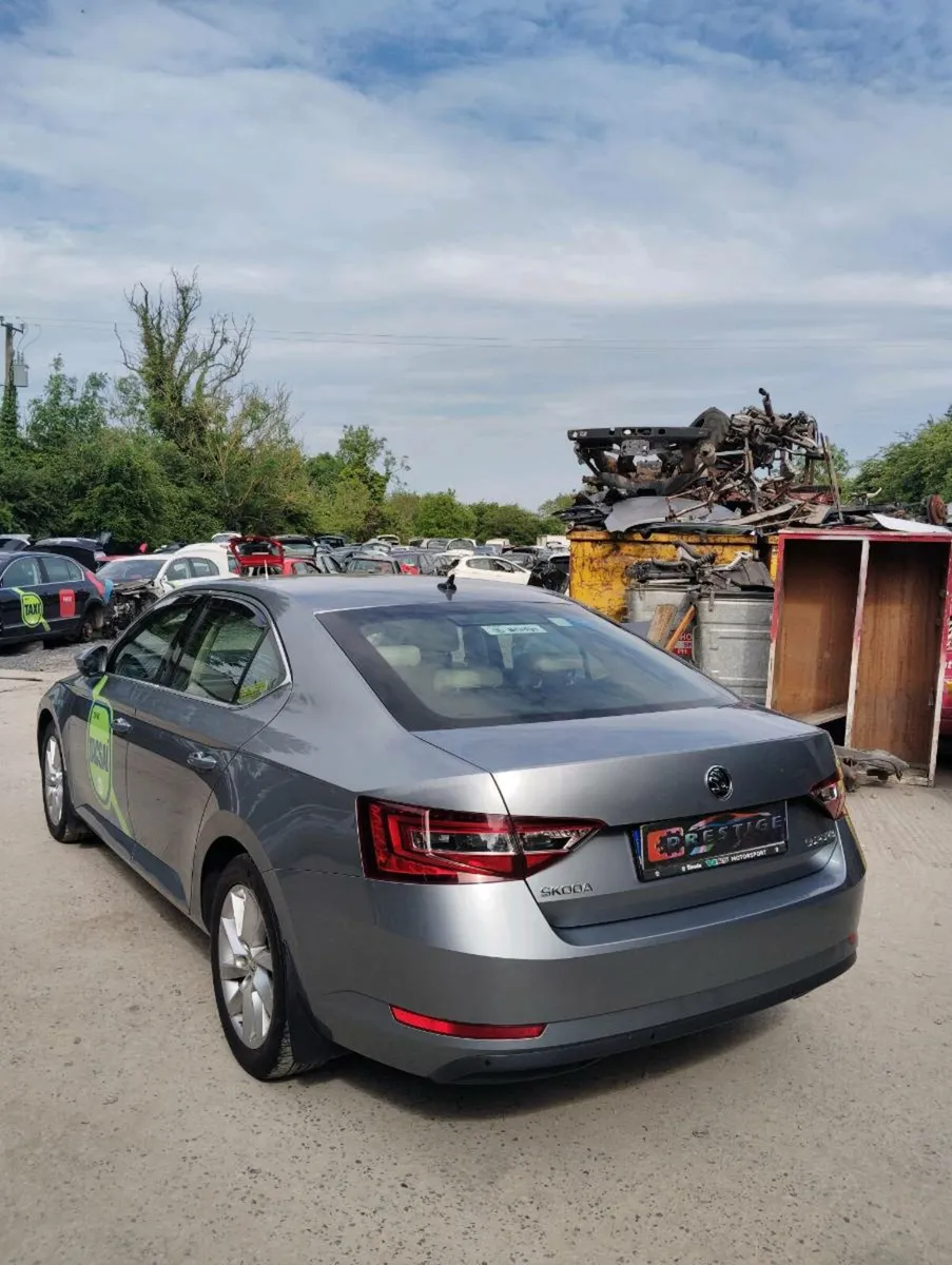 Breaking Skoda superb 2017 2.0tdi dfg automatic - Image 2