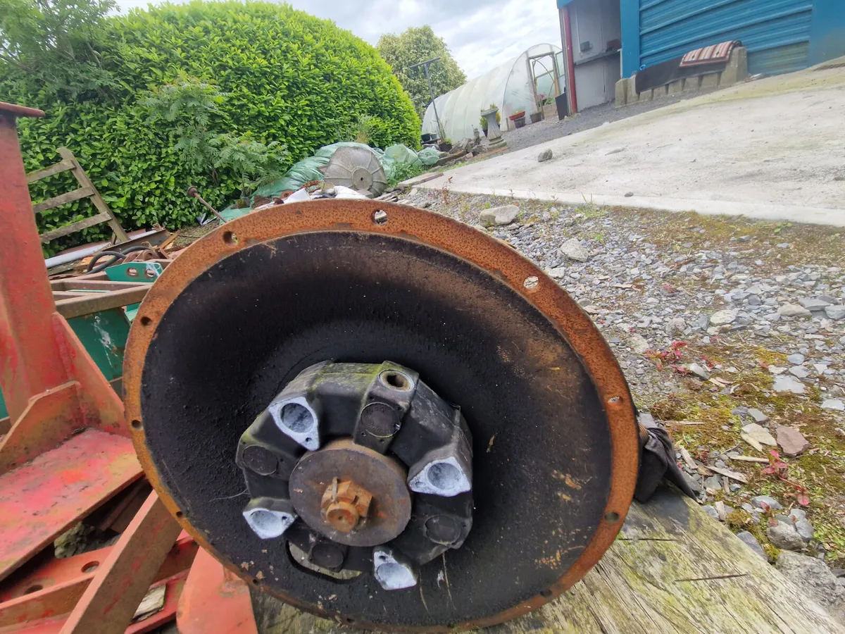 Hydraulics  pumps to suit .Mitsubishi. 120 excavat - Image 2