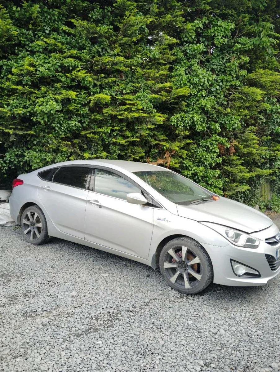 Breaking Hyundai i40 2012 1.7diesel - Image 2