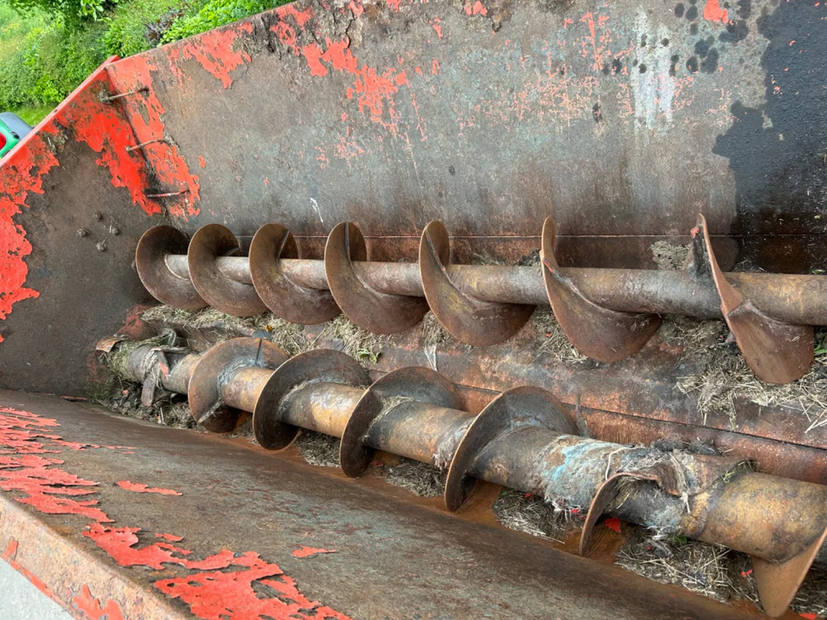 Kuhn Pro Slinger Dung Spreader - Image 4