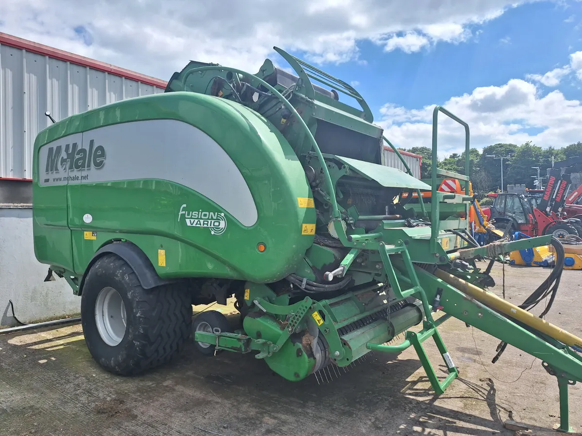 2015 McHale Fusion Vario - Image 1