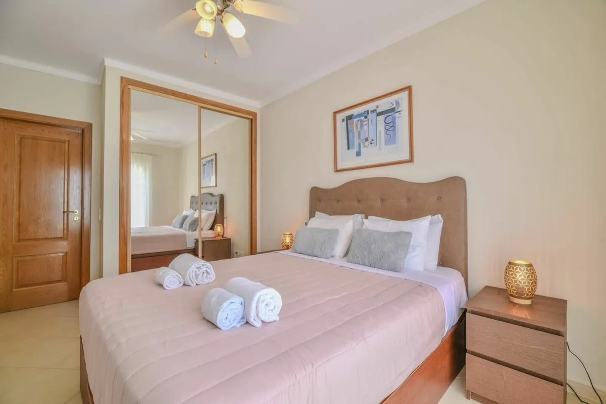 Poolview 2 bed  2 bath apartment Algarve  Portugal - Image 2