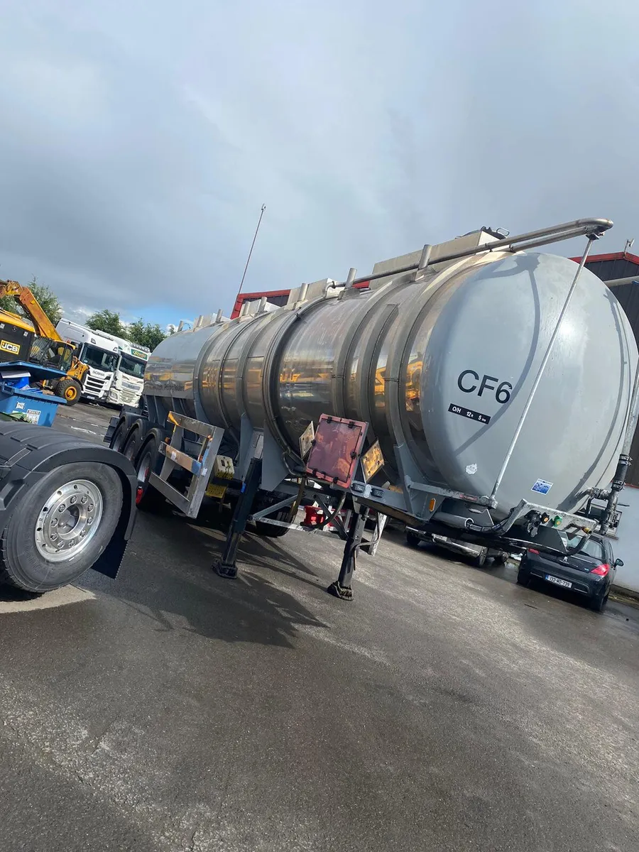 2003 Clayton Stainless Steel Tanker - Image 2