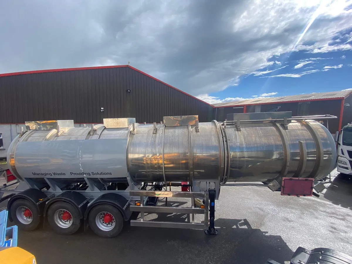 2003 Clayton Stainless Steel Tanker - Image 3