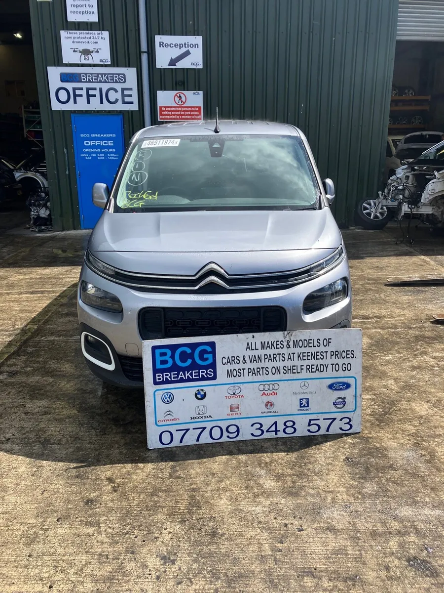 2022 citreon Berlingo feel parts breaking - Image 1