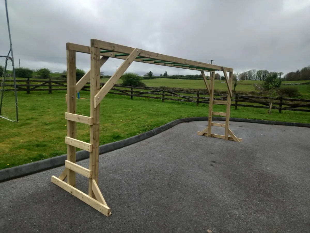 Climbing frame - Image 2