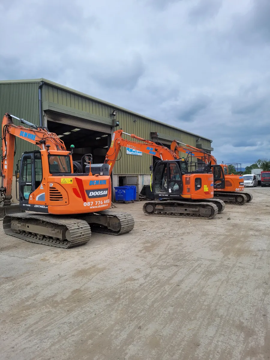 Diggers with drivers available - Image 1