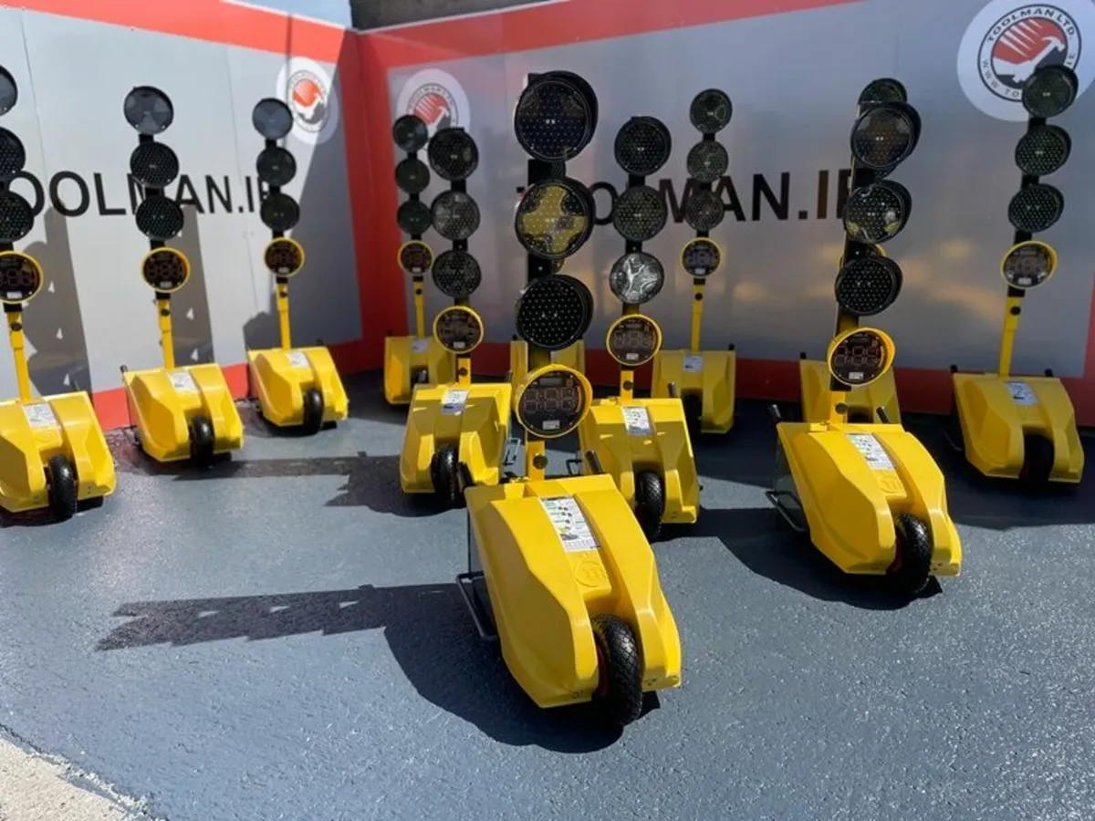 Tempo Traffic Lights Set Deal Toolman !!! - Image 1