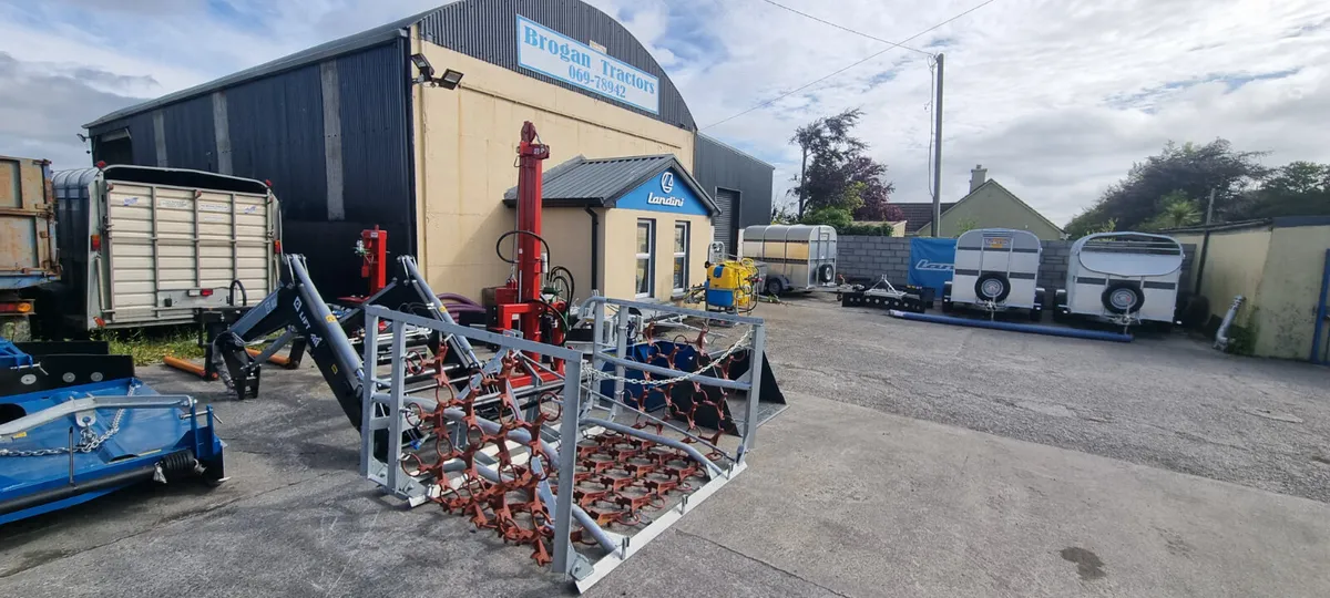 New Jarmet 4 Metre Fold Up Harrow - Image 3