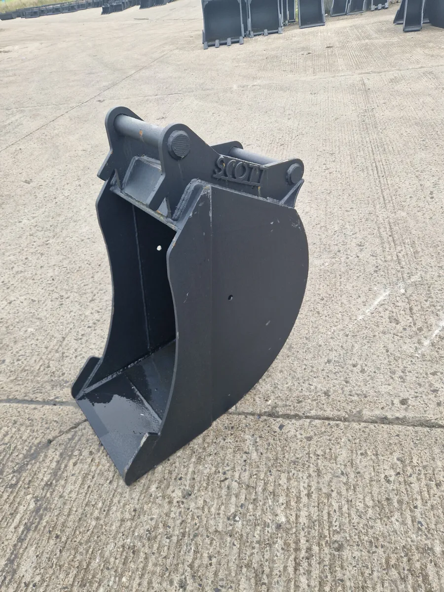 18” digging bucket no teeth to suit 6-8 ton - Image 3