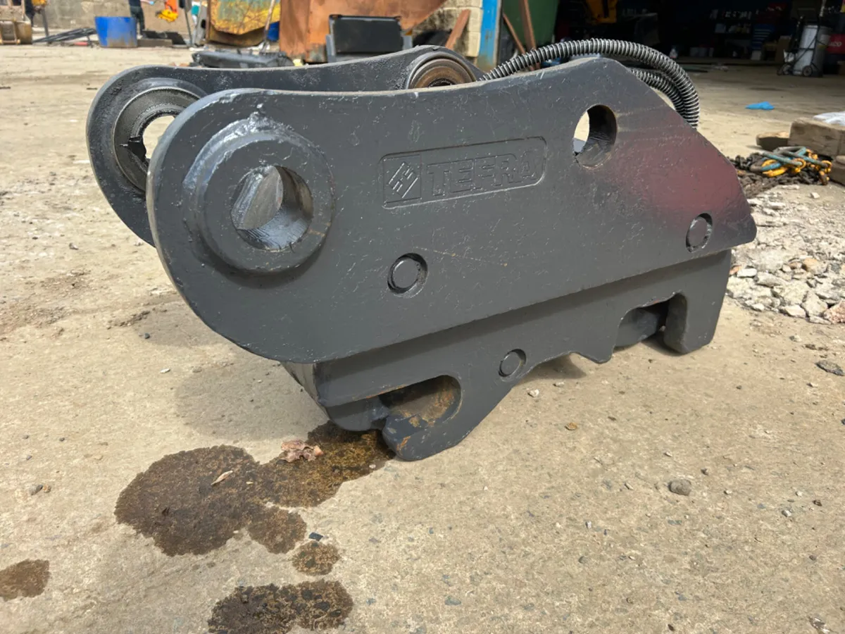 Hill Tefra Hydraulic Double Lock Quick Hitch - Image 1