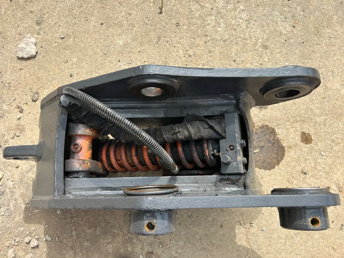 Hill Tefra Hydraulic Double Lock Quick Hitch - Image 4