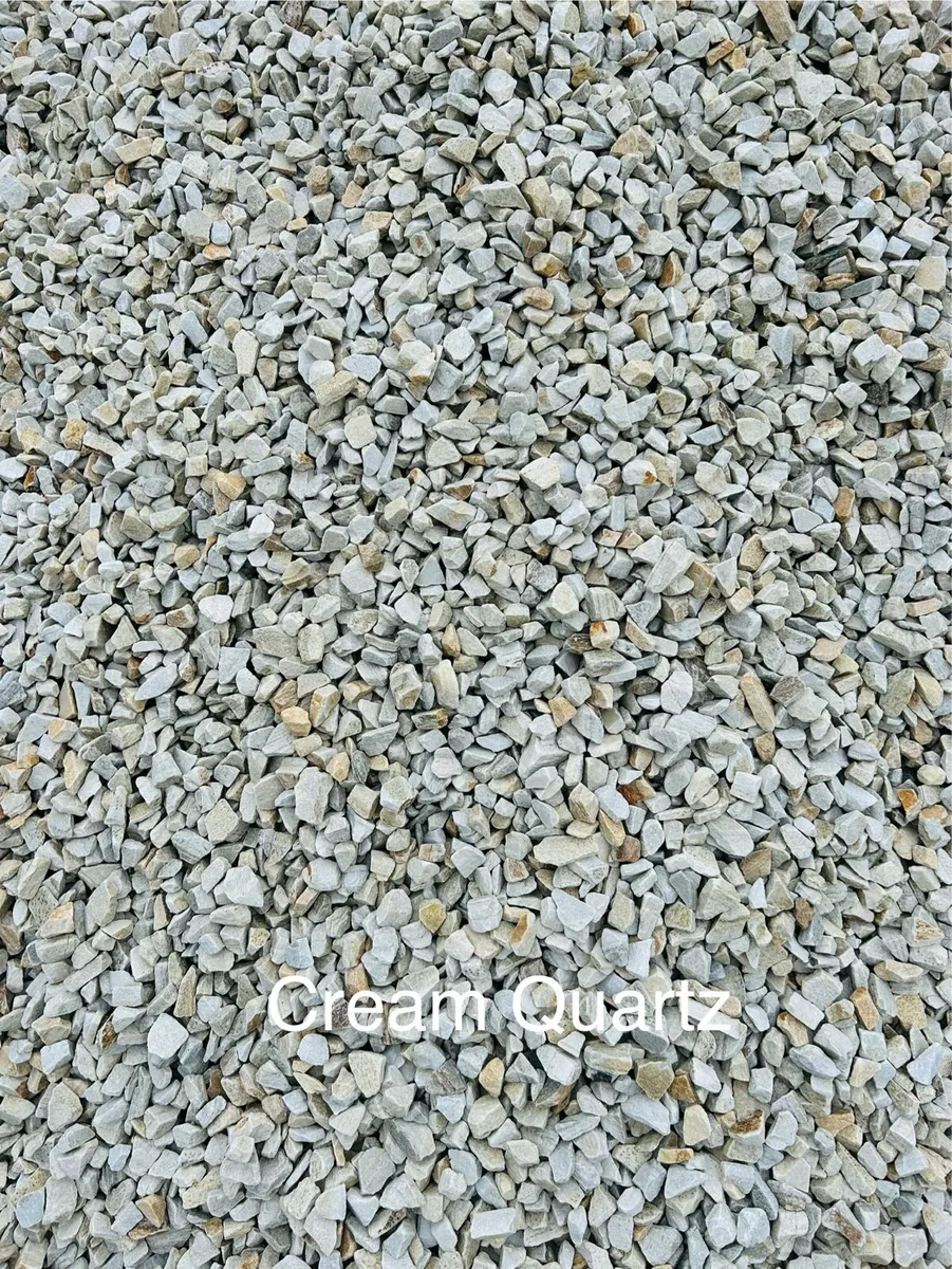 Decorative stone, Bark, Screened topsoil - Image 3