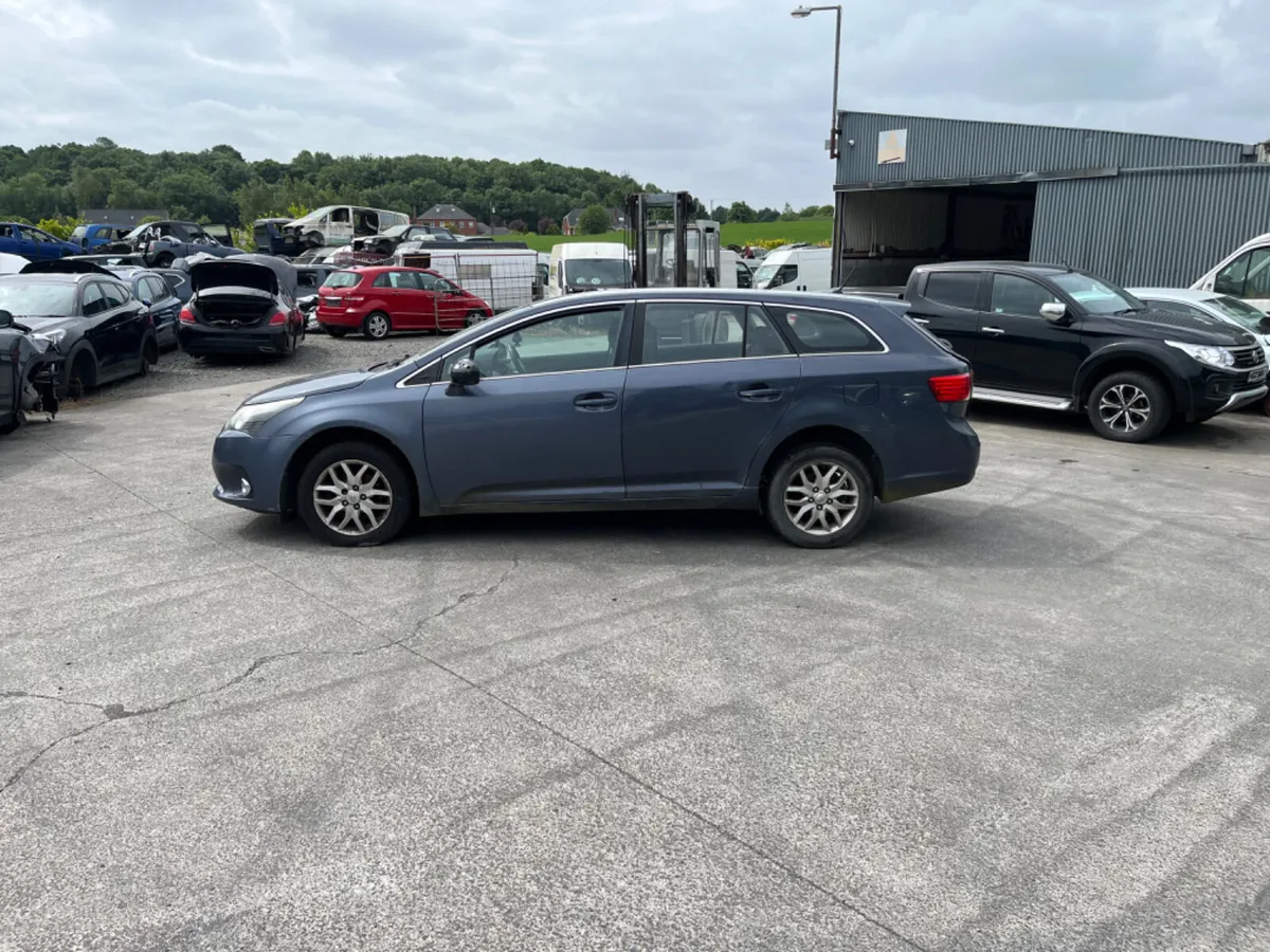 2012 Toyota Avensis 2.0 D4D 2.0 EST - Image 3