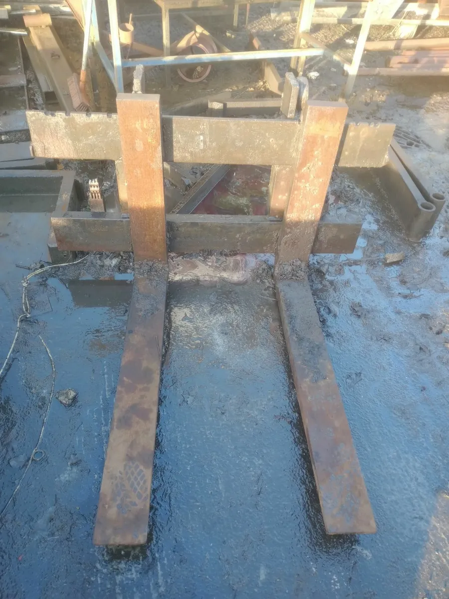 Forklift carriage also 6 foot toes - Image 2