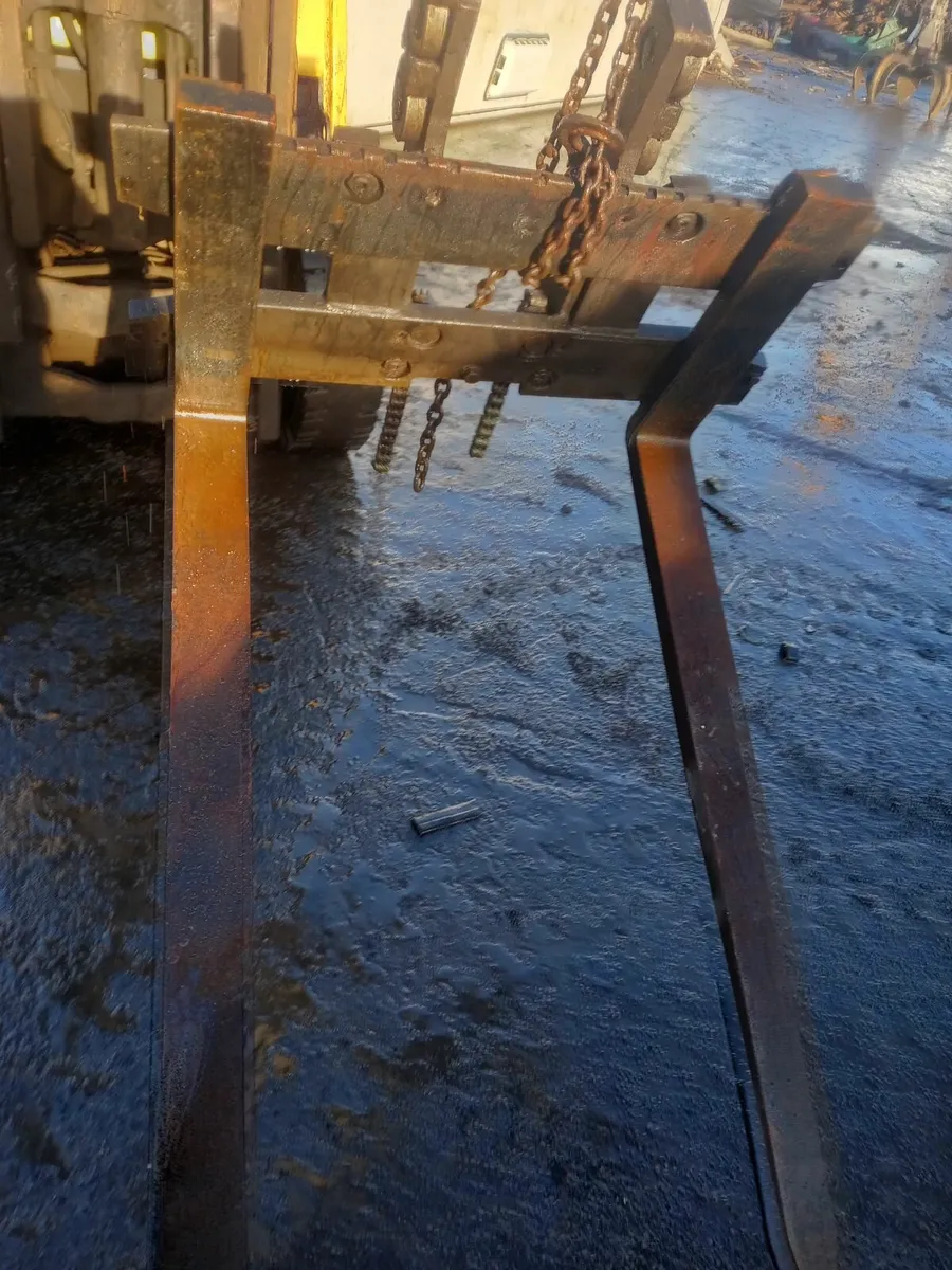 Forklift carriage also 6 foot toes - Image 3