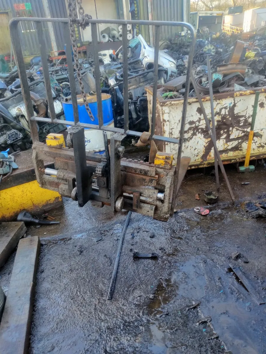 Forklift carriage also 6 foot toes - Image 4