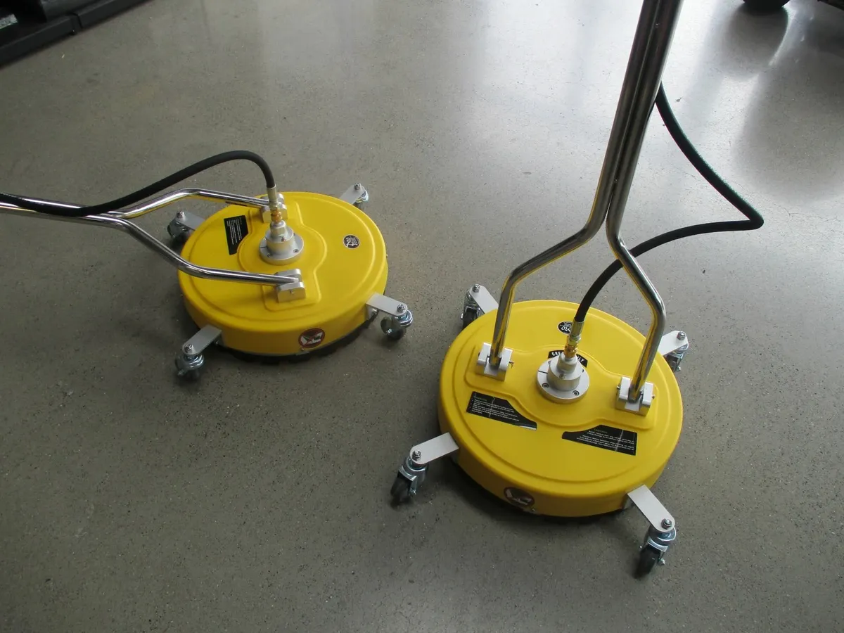 surface cleaners €450  / power washers - Image 1