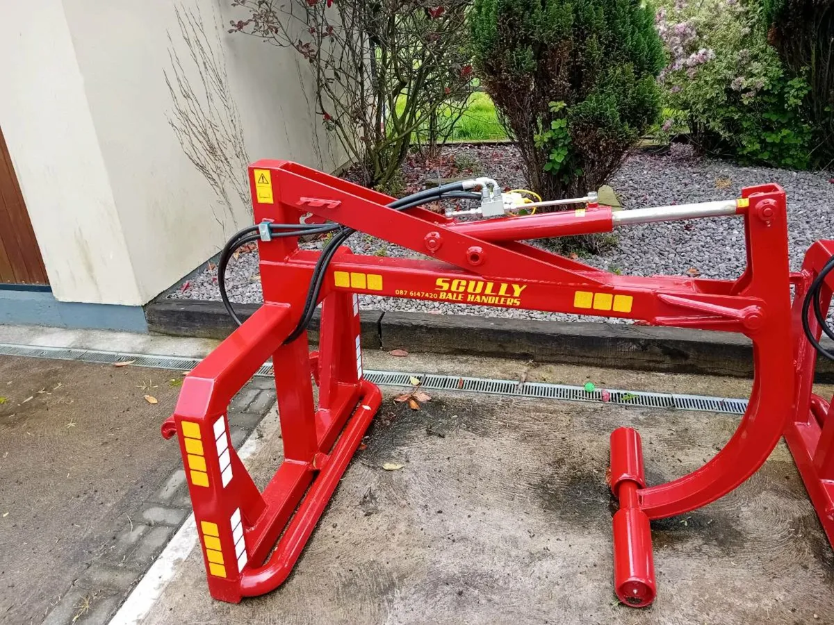 Scully elephant trunk type bale handler - Image 4