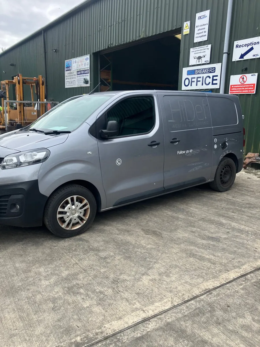 2022 Vauxhall vivaro parts breaking - Image 2