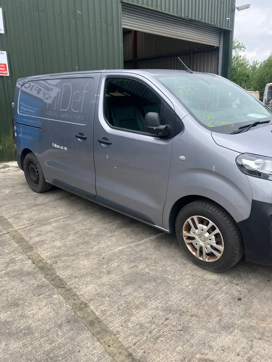 2022 Vauxhall vivaro parts breaking - Image 3