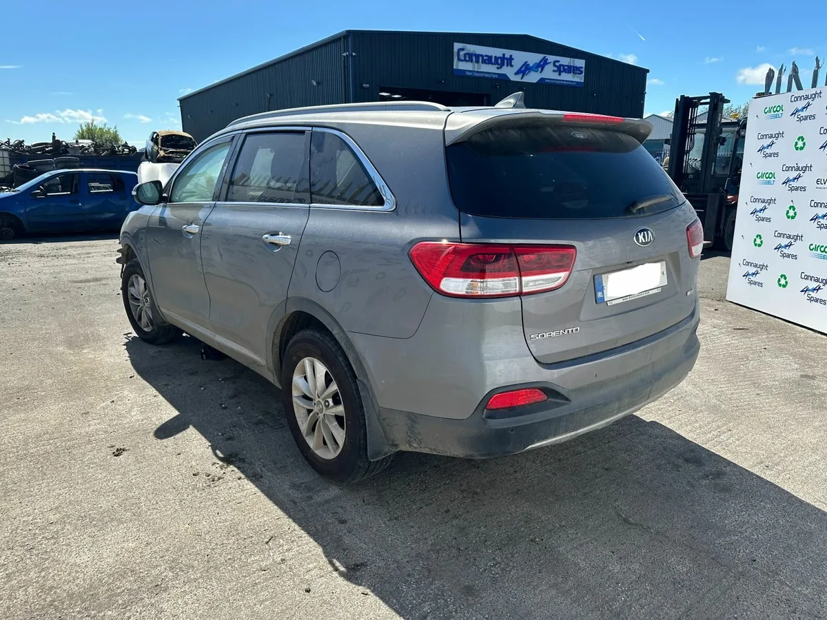 2017 KIA SORENTO JUST IN FOR BREAKING - Image 3