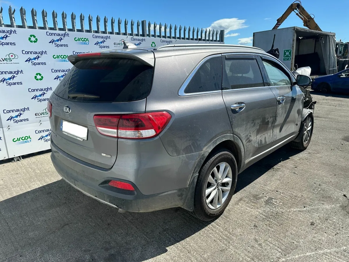 2017 KIA SORENTO JUST IN FOR BREAKING - Image 4