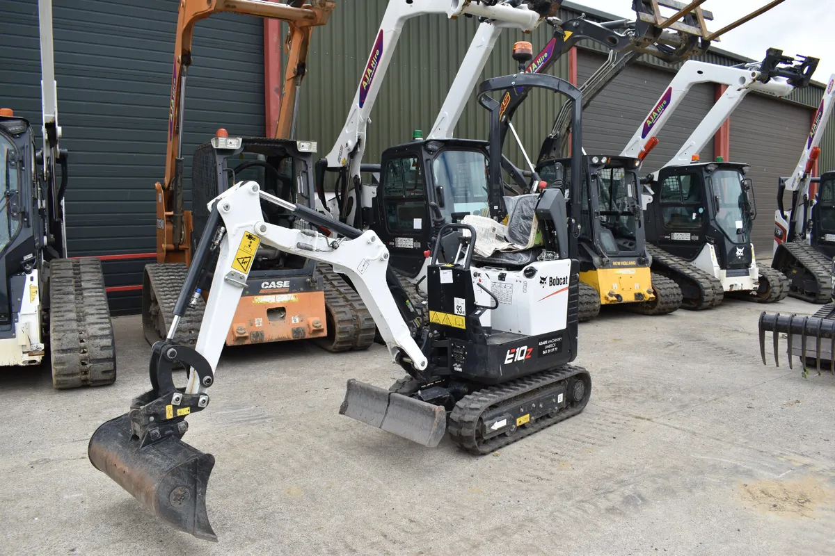 For Hire Bobcat Digger - Image 2